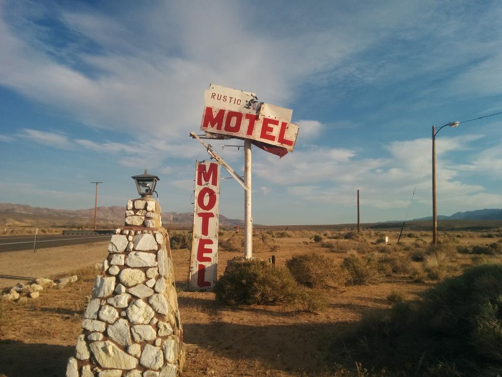 Rustic Oasis Motel โอลานชา ภายนอก รูปภาพ