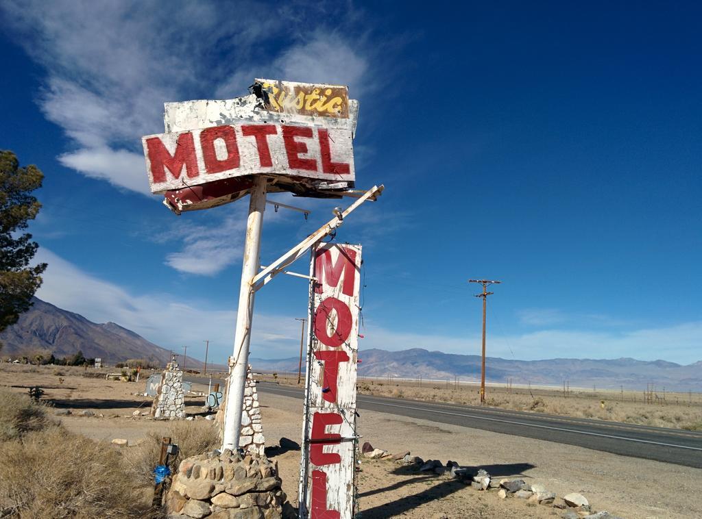 Rustic Oasis Motel โอลานชา ภายนอก รูปภาพ