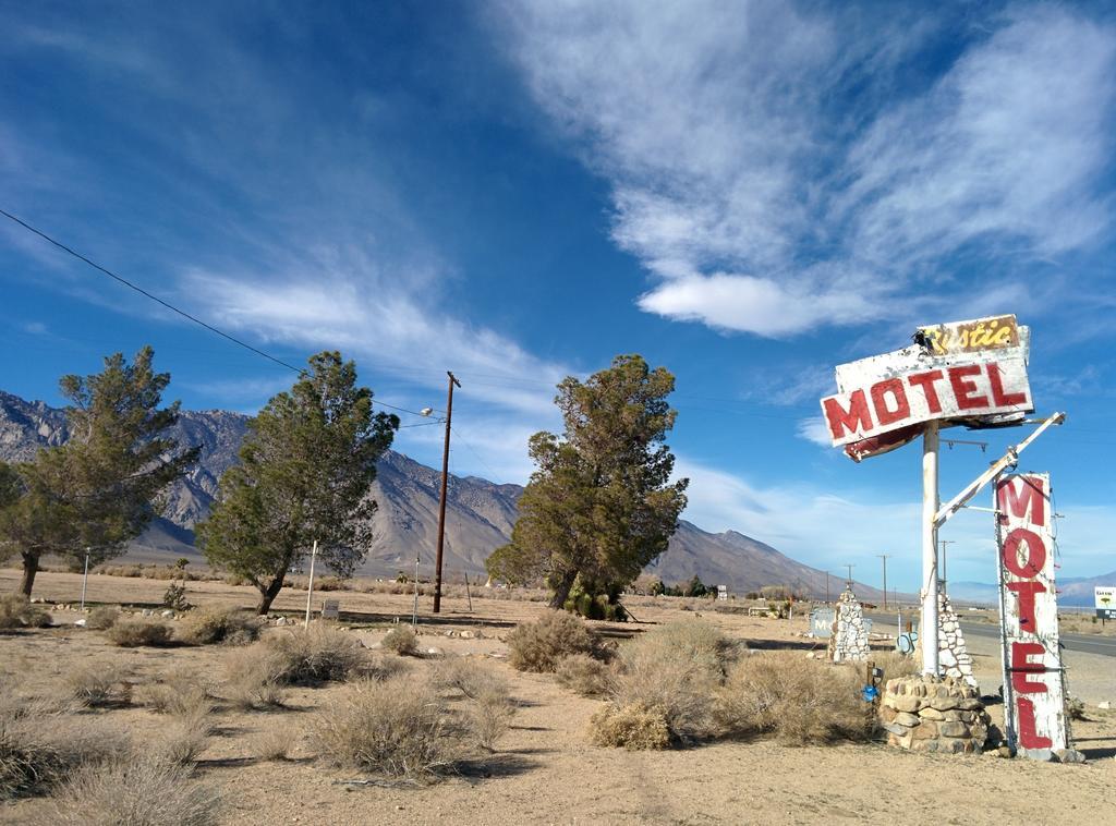 Rustic Oasis Motel โอลานชา ภายนอก รูปภาพ